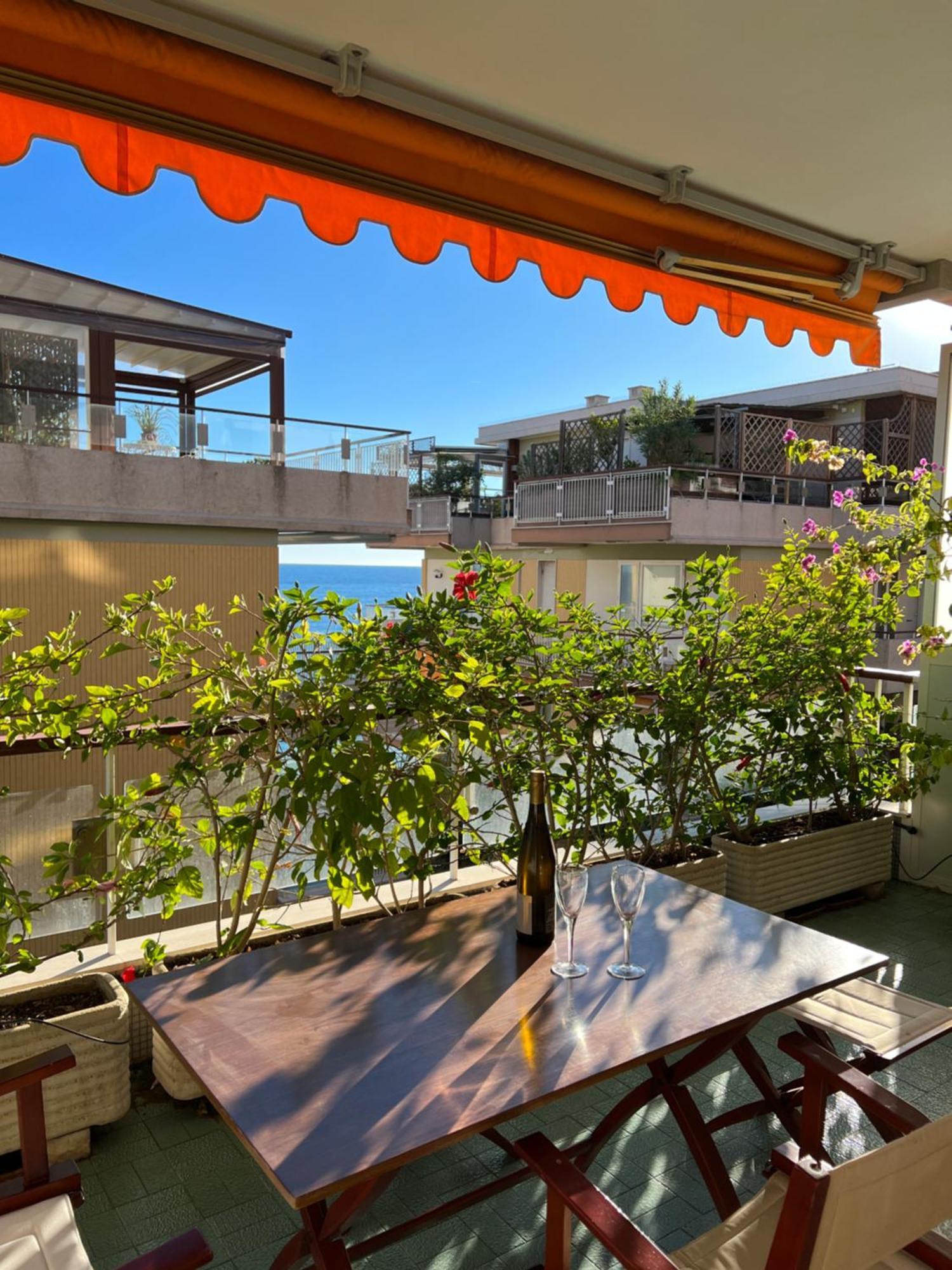 Tre Ponti Beach Apartment - Terrazzo Vista Mare Sanremo Eksteriør billede