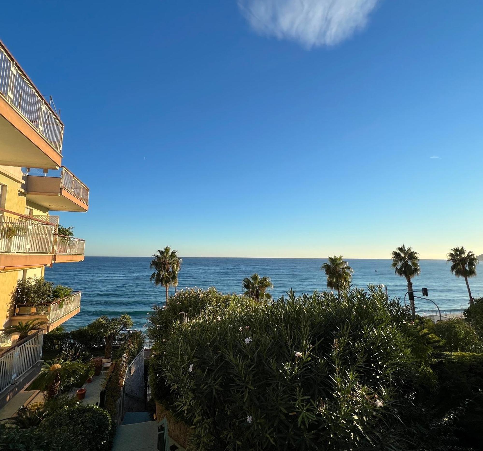 Tre Ponti Beach Apartment - Terrazzo Vista Mare Sanremo Eksteriør billede